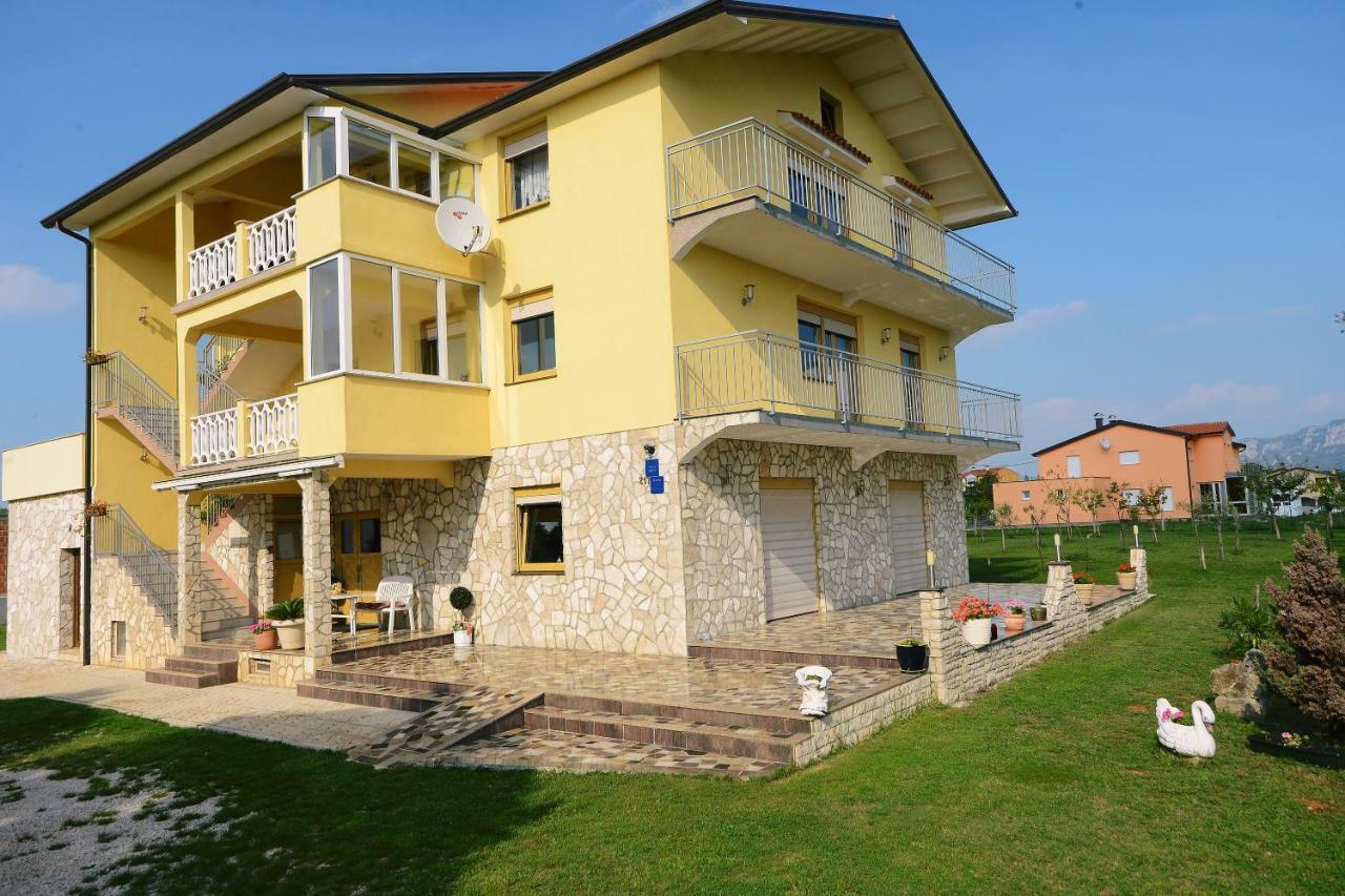 Ferienhaus Tomic Nedeščina エクステリア 写真
