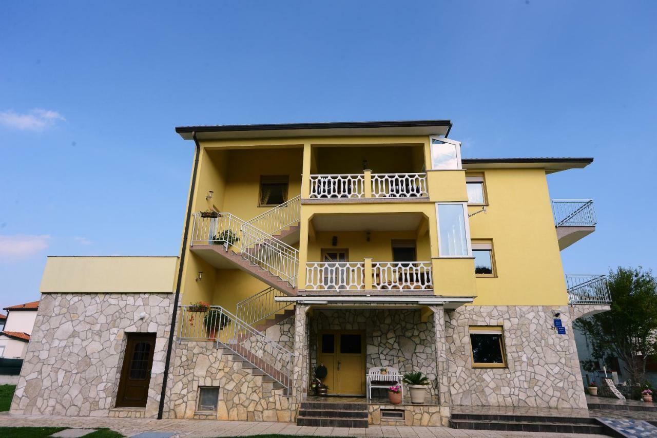 Ferienhaus Tomic Nedeščina エクステリア 写真