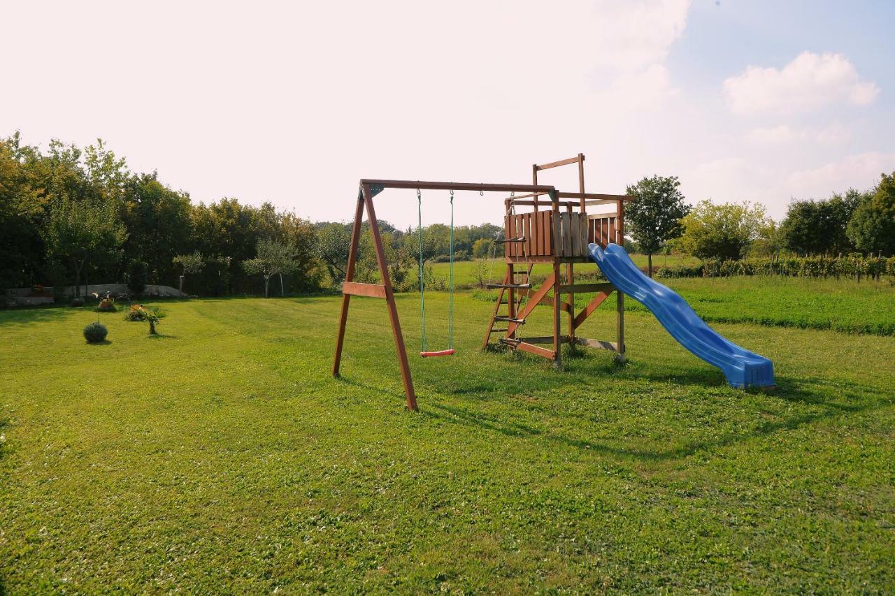 Ferienhaus Tomic Nedeščina エクステリア 写真