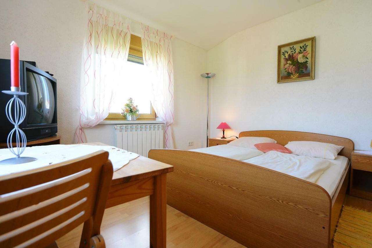 Ferienhaus Tomic Nedeščina エクステリア 写真