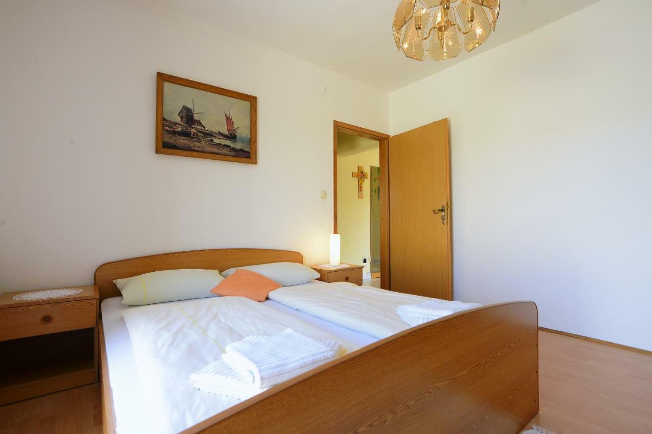 Ferienhaus Tomic Nedeščina エクステリア 写真