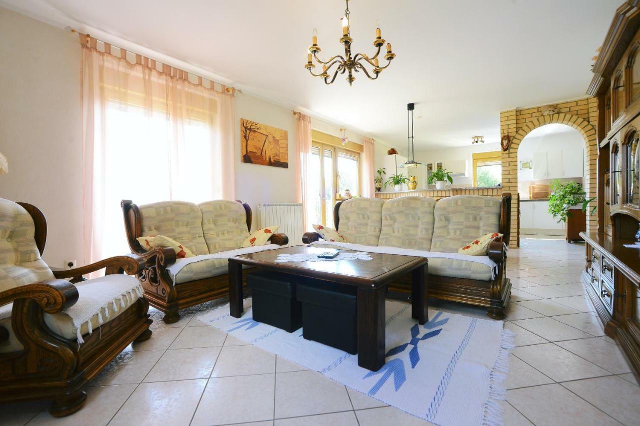 Ferienhaus Tomic Nedeščina エクステリア 写真