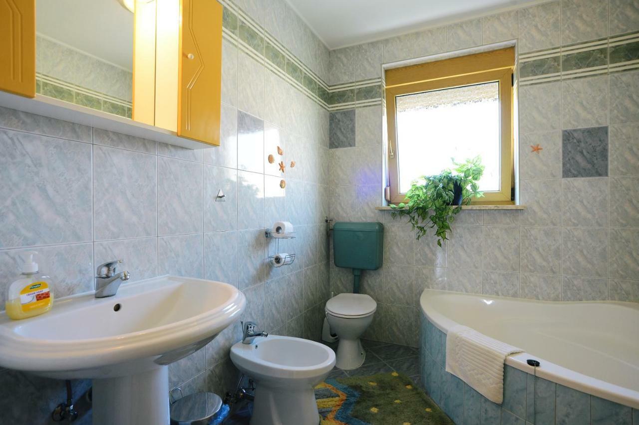 Ferienhaus Tomic Nedeščina エクステリア 写真